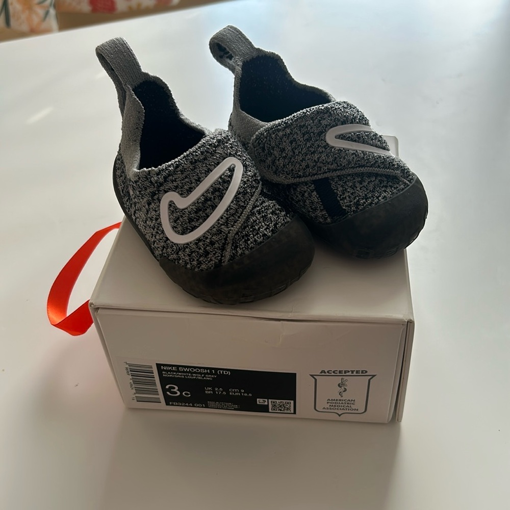 Nike Swoosh 1, Baby/Toddler Shoes, size 3c , black/white/wolf grey